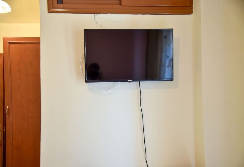 تختخواب و صبحانه Geraldo