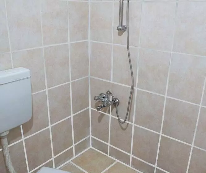 Beyaz Otel