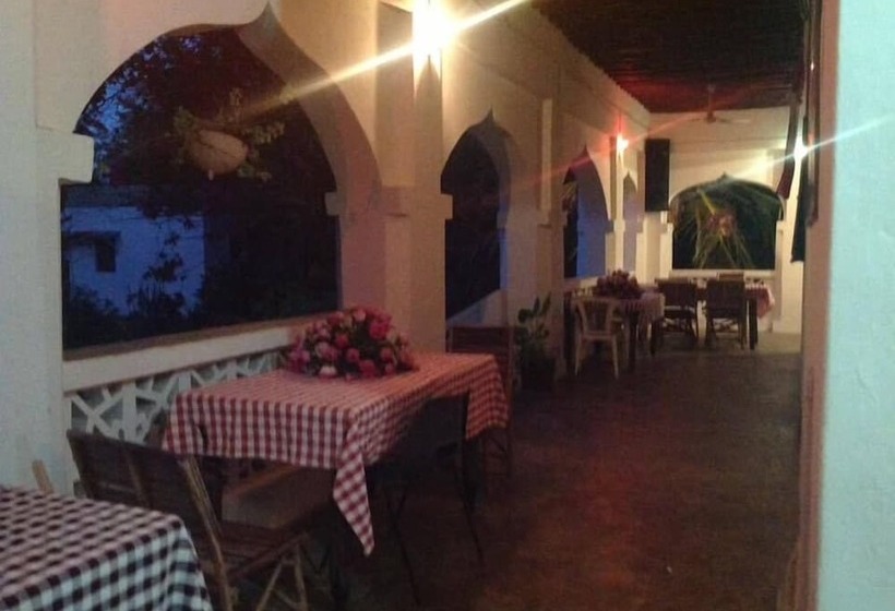 مسافرخانه Dudu Villas N Cottages