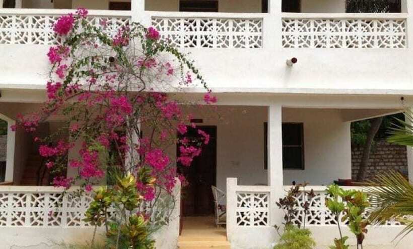 مسافرخانه Dudu Villas N Cottages