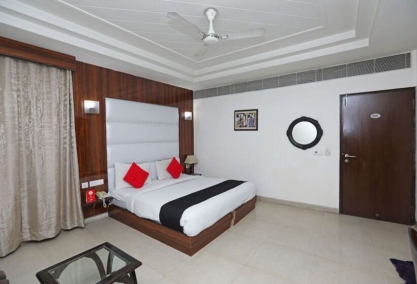 Hotell Capital O 445 Impress