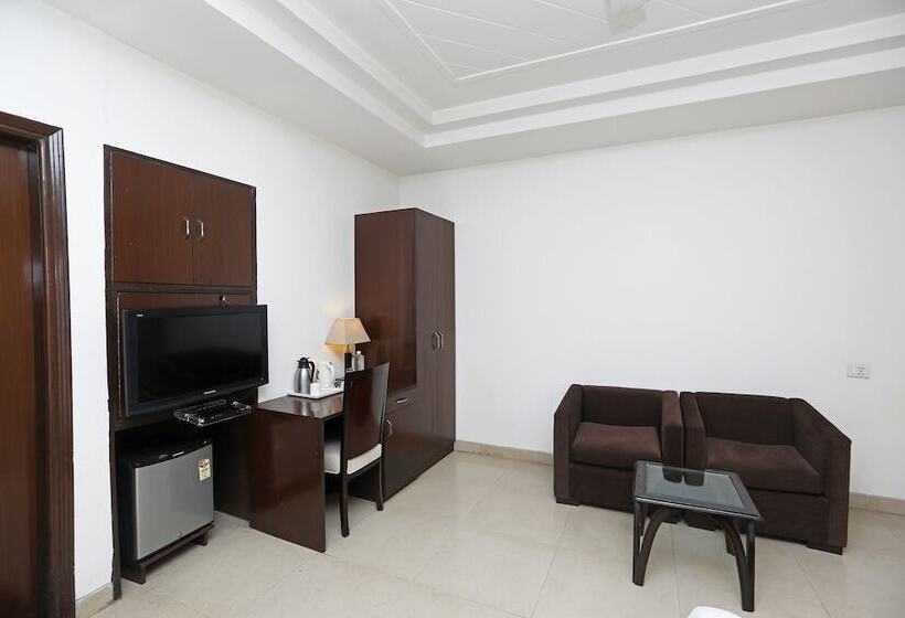 Hotell Capital O 445 Impress