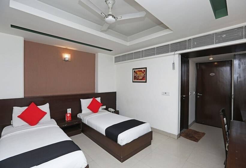 Hotell Capital O 445 Impress