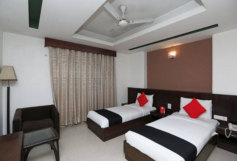 Hotell Capital O 445 Impress