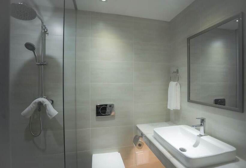 هتل Edelweiss Art