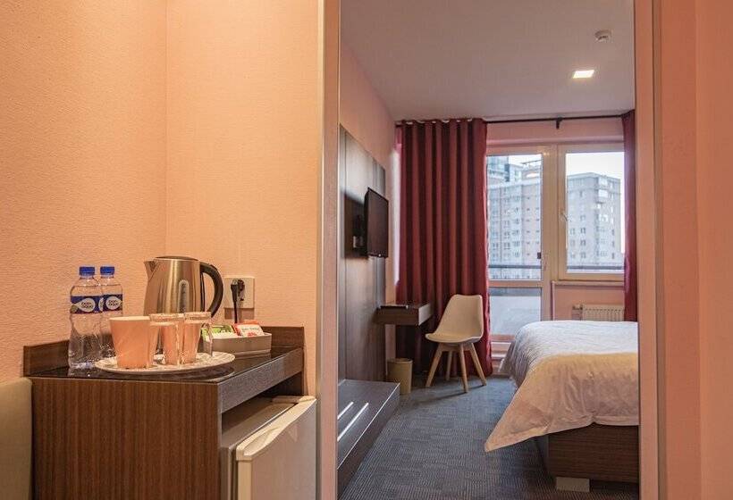 هتل Edelweiss Art