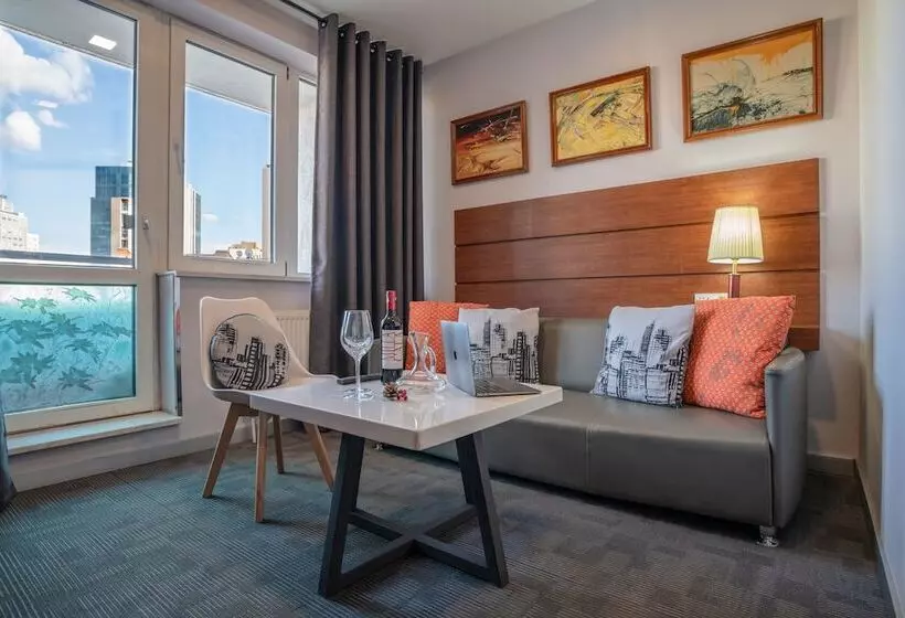 هتل Edelweiss Art