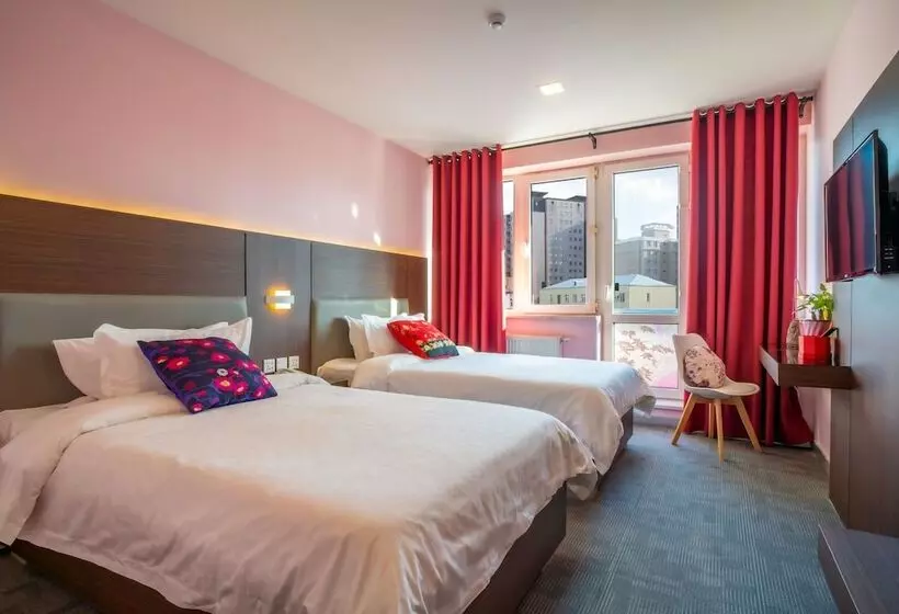 هتل Edelweiss Art