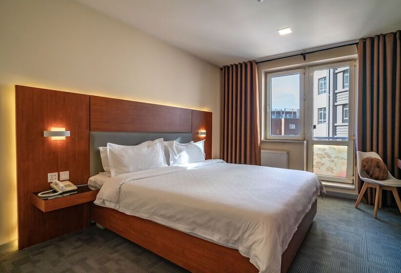 هتل Edelweiss Art