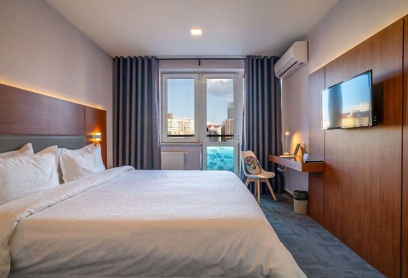 هتل Edelweiss Art