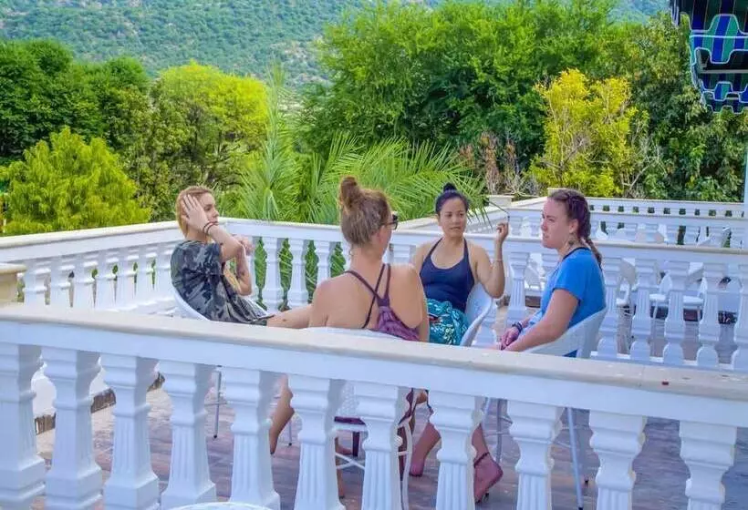 Hotelli The Green Genius Resort Pushkar