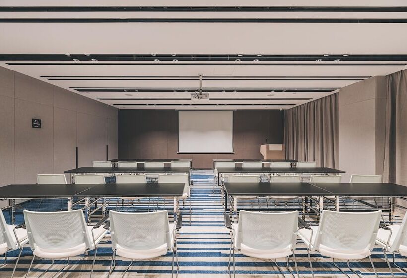 Atour Hotel Chengdu Tianfu New District Huayang Metro Station