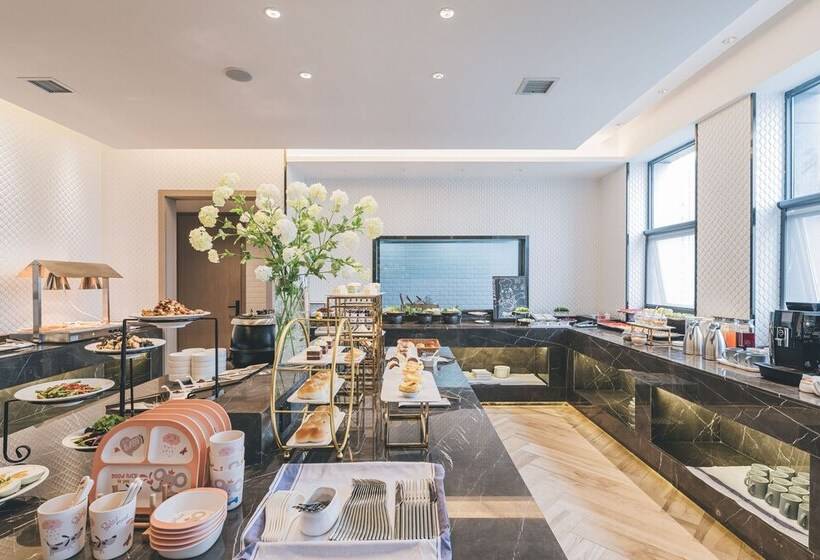 Atour Hotel Chengdu Tianfu New District Huayang Metro Station