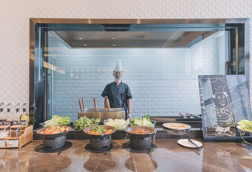 Atour Hotel Chengdu Tianfu New District Huayang Metro Station