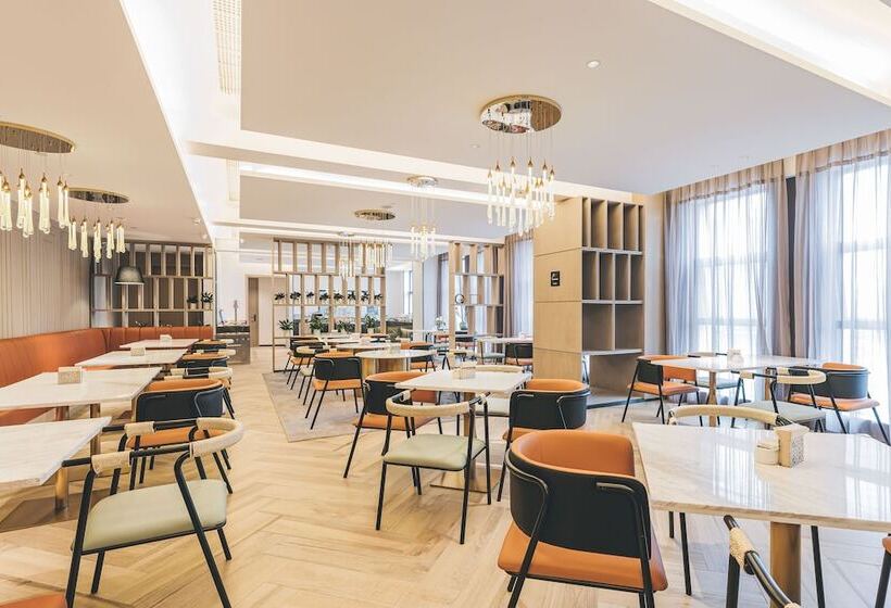 Atour Hotel Chengdu Tianfu New District Huayang Metro Station