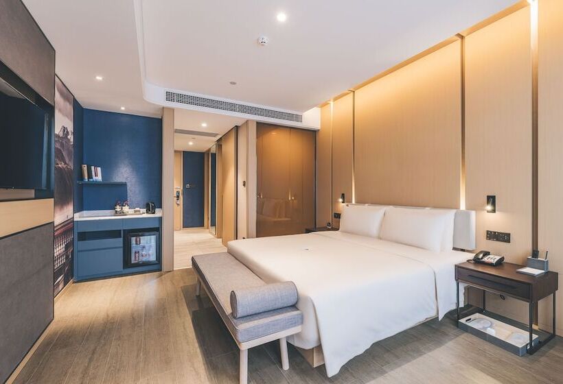 Atour Hotel Chengdu Tianfu New District Huayang Metro Station
