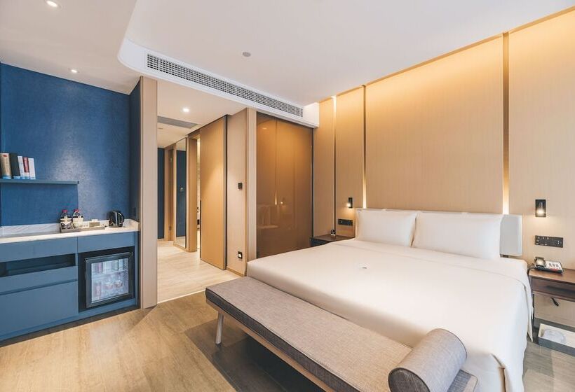 Atour Hotel Chengdu Tianfu New District Huayang Metro Station