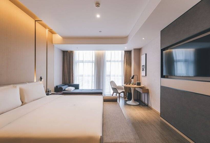 Atour Hotel Chengdu Tianfu New District Huayang Metro Station