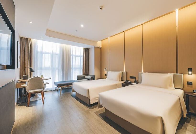 Atour Hotel Chengdu Tianfu New District Huayang Metro Station