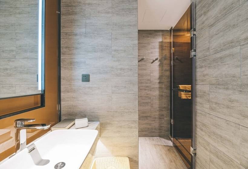 Atour Hotel Chengdu Tianfu New District Huayang Metro Station