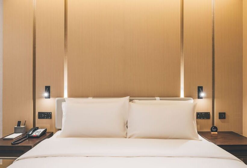 Atour Hotel Chengdu Tianfu New District Huayang Metro Station