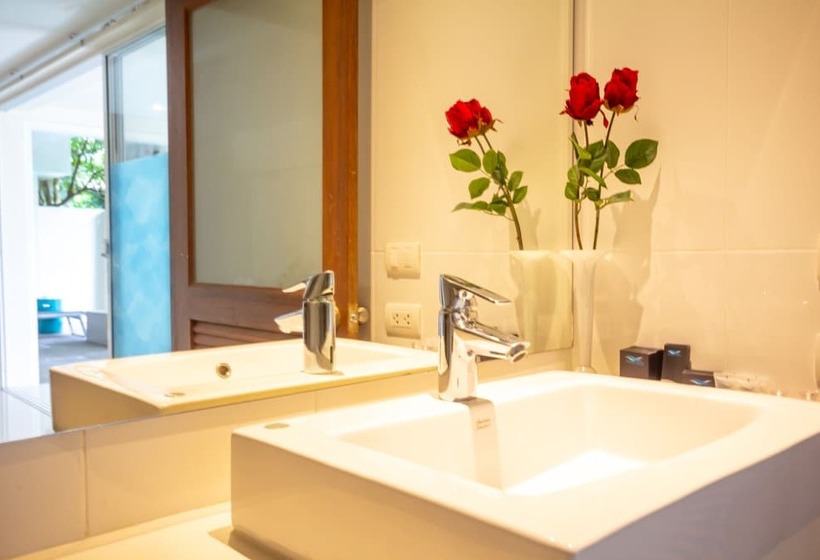 Szálloda Grand Blue Kamala