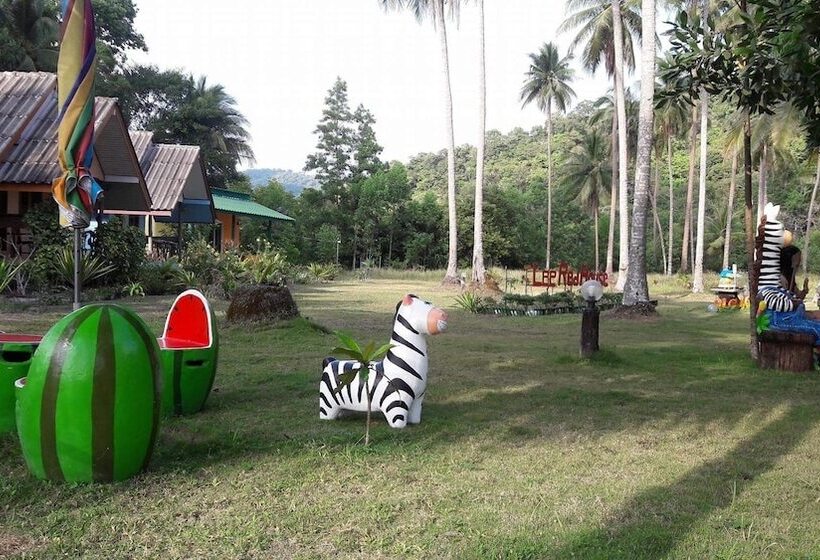 בית מלון כפרי Lee Red House