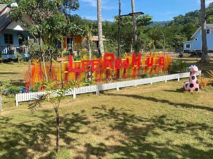 בית מלון כפרי Lee Red House