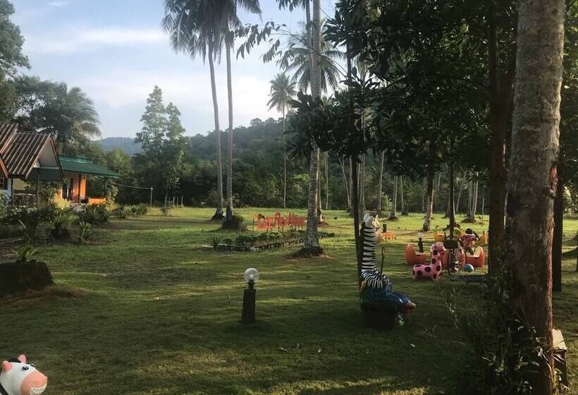 בית מלון כפרי Lee Red House