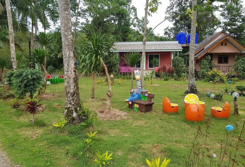 בית מלון כפרי Lee Red House