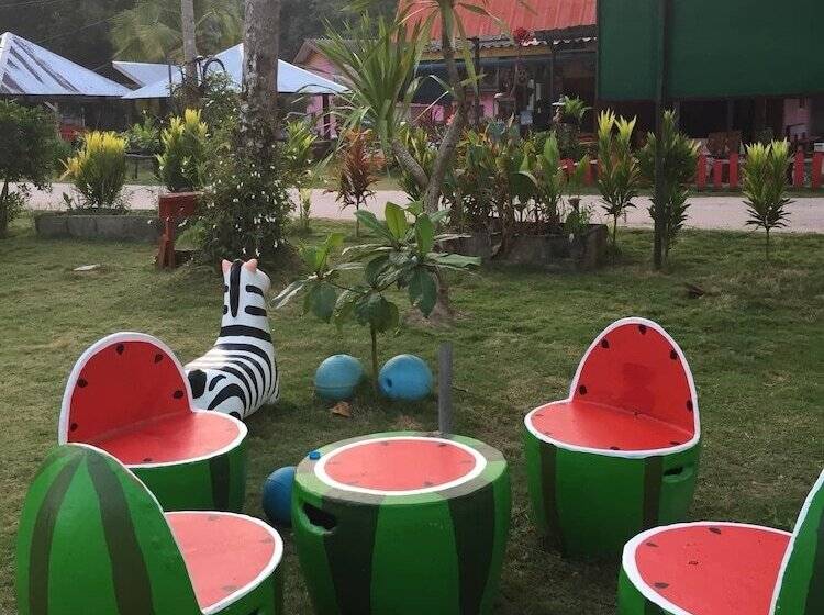 בית מלון כפרי Lee Red House