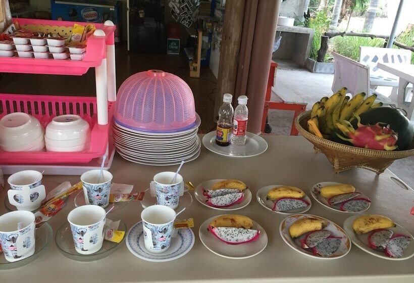 בית מלון כפרי Lee Red House