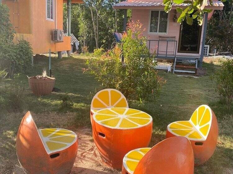 בית מלון כפרי Lee Red House