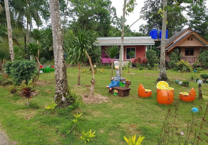 בית מלון כפרי Lee Red House