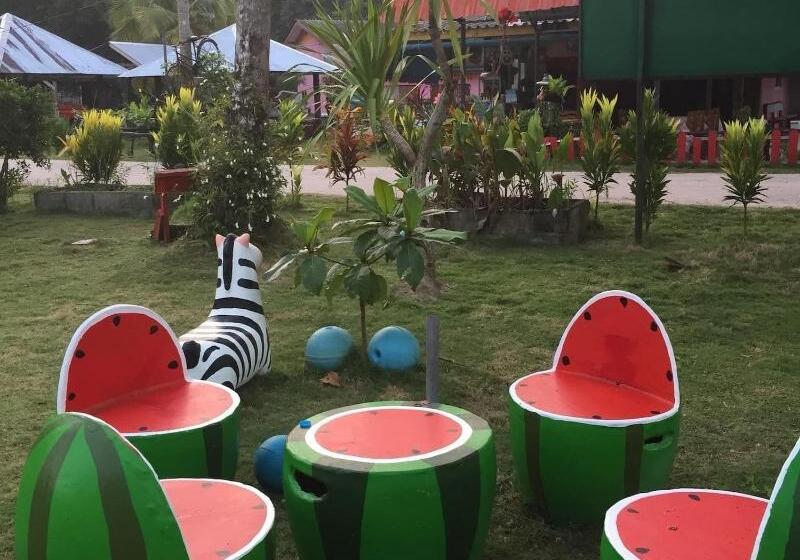 בית מלון כפרי Lee Red House