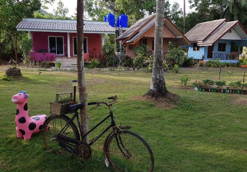 בית מלון כפרי Lee Red House