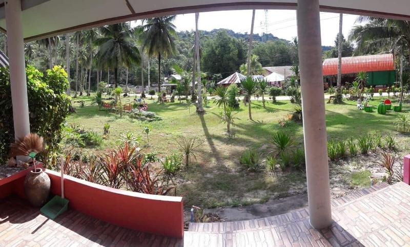 בית מלון כפרי Lee Red House