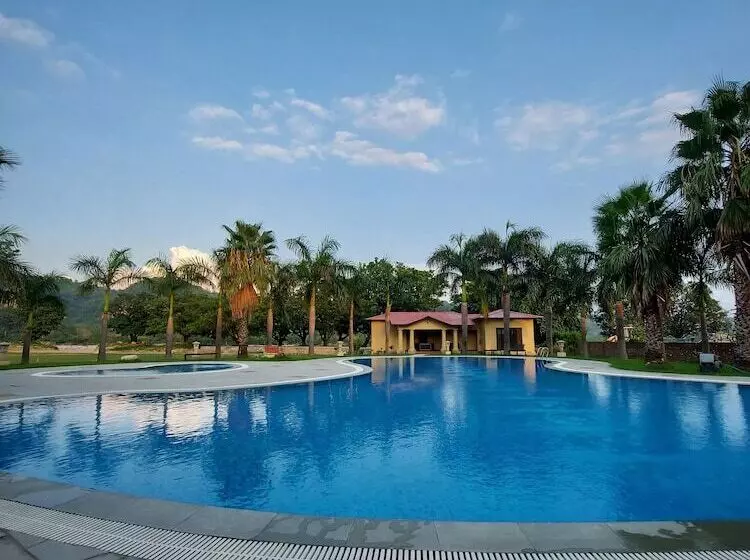 Hotelli Nadiya Parao Resort, Corbett