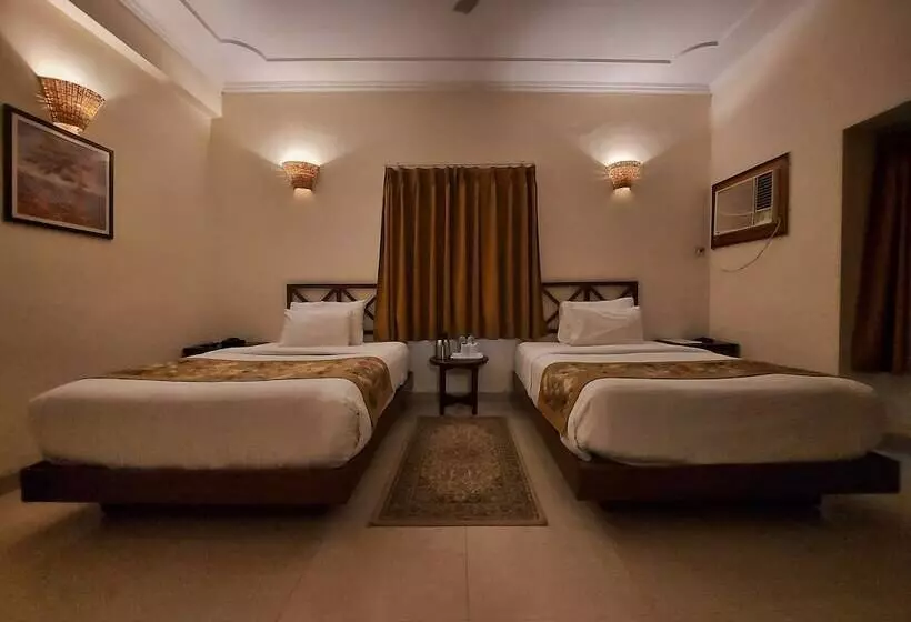 Hotelli Nadiya Parao Resort, Corbett