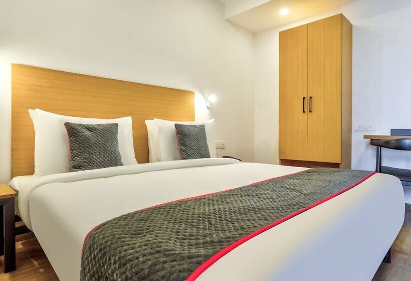 בית מלון כפרי Oyo Townhouse 156 Maraimalai Nagar