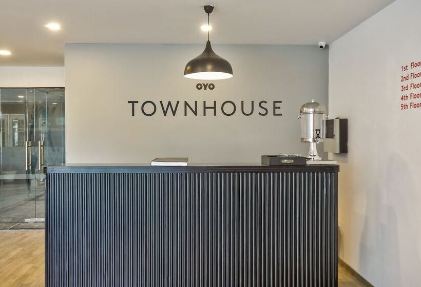 בית מלון כפרי Oyo Townhouse 156 Maraimalai Nagar