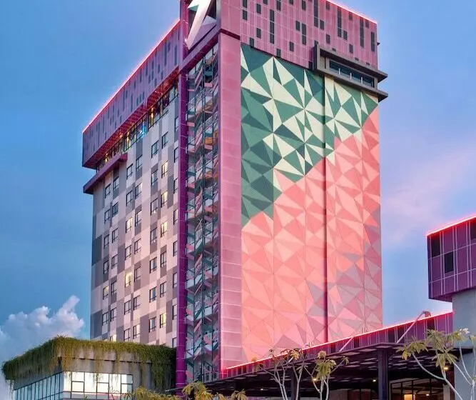 ホテル The Zuri Dumai