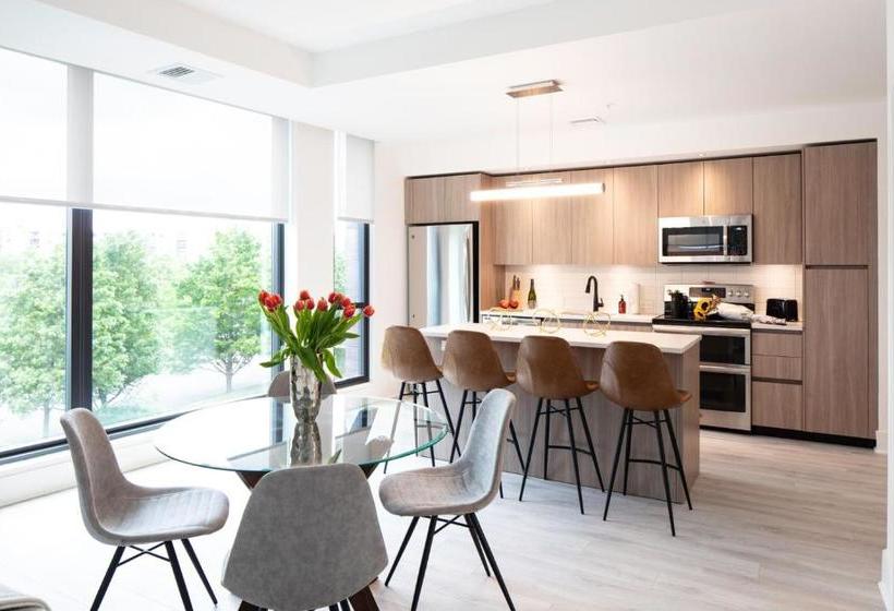 בית מלון כפרי Why Tysons Corner  Luxe Suites Greensboro Dr