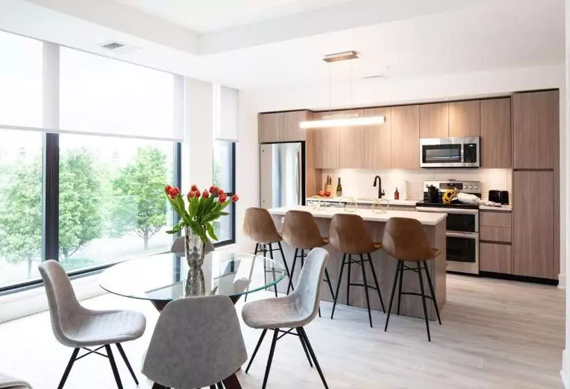 ホテル Why Tysons Corner  Luxe Suites Greensboro Dr