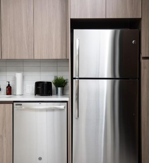 בית מלון כפרי Why Tysons Corner  Luxe Suites Greensboro Dr