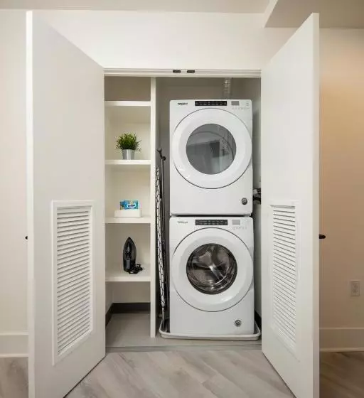 ホテル Why Tysons Corner  Luxe Suites Greensboro Dr