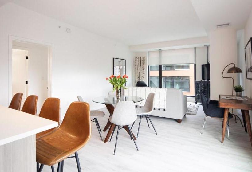 בית מלון כפרי Why Tysons Corner  Luxe Suites Greensboro Dr