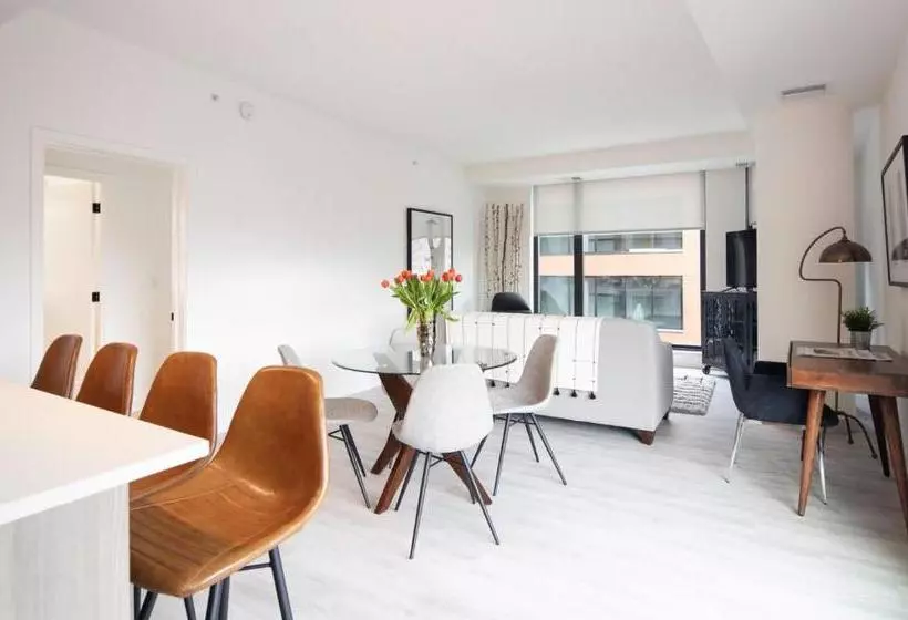 ホテル Why Tysons Corner  Luxe Suites Greensboro Dr