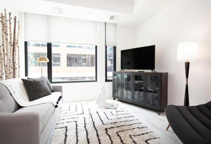 בית מלון כפרי Why Tysons Corner  Luxe Suites Greensboro Dr