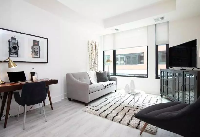 ホテル Why Tysons Corner  Luxe Suites Greensboro Dr